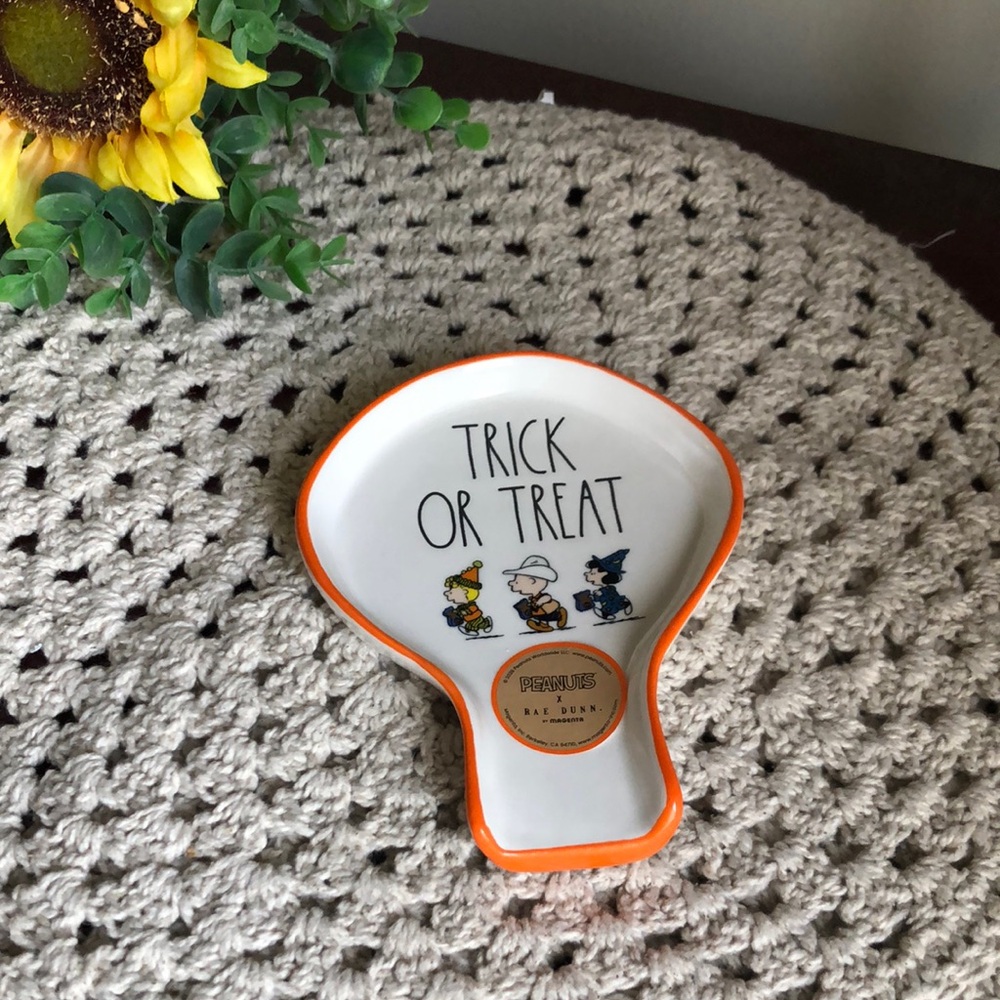 Peanuts x Rae Dunn TRICK OR TREAT Halloween Spoon Rest